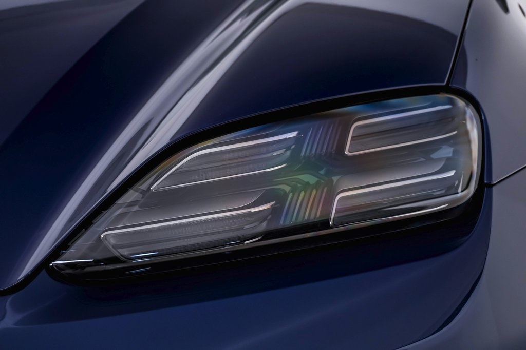 2024 Porsche Macan Electric 4 7