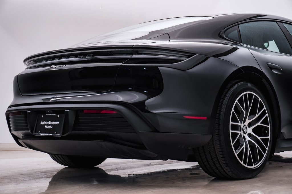 2021 Porsche Taycan  12