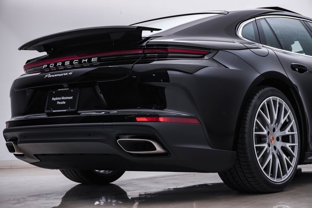 2025 Porsche Panamera 4 12