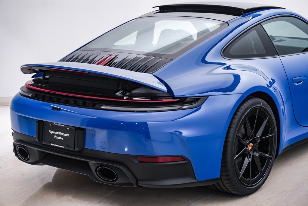 2025 Porsche 911 Carrera 12