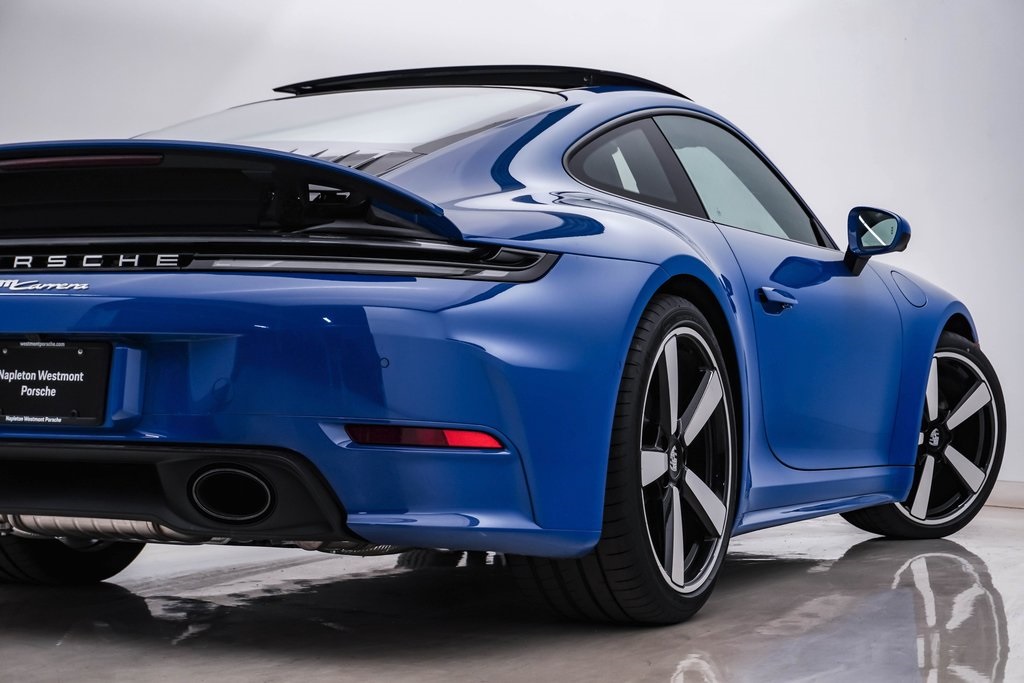 2025 Porsche 911 Carrera 10