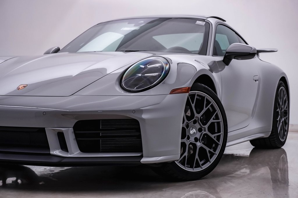 2025 Porsche 911 Carrera 2