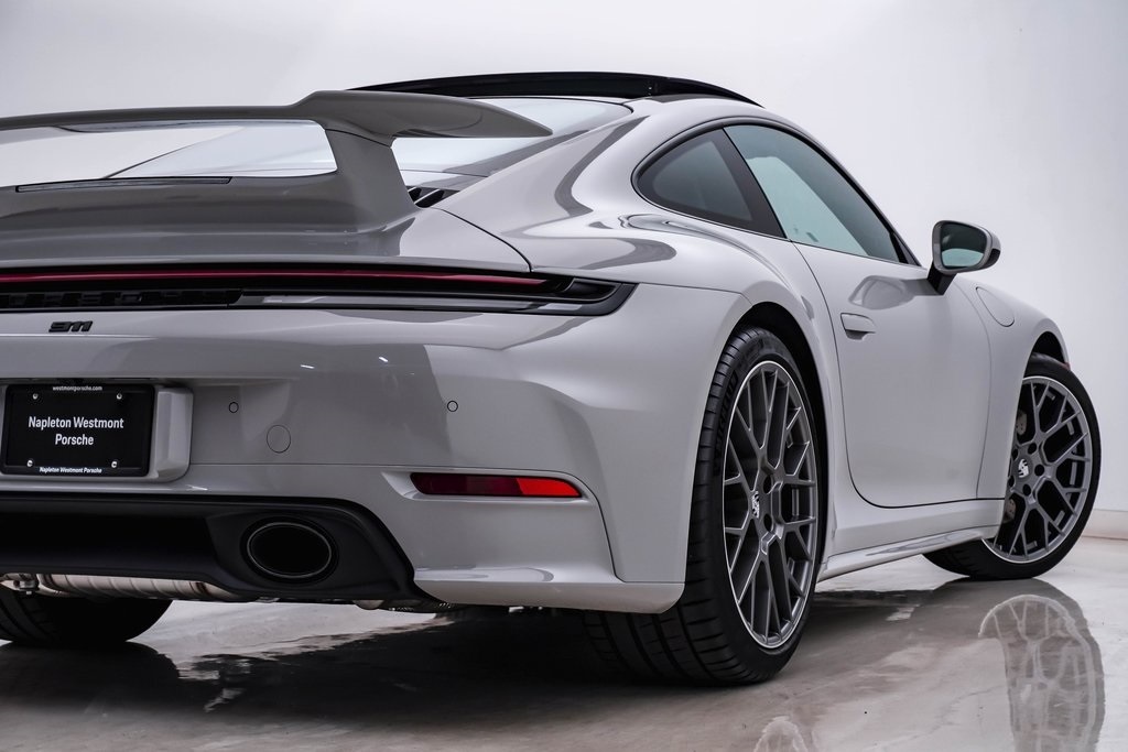 2025 Porsche 911 Carrera 10