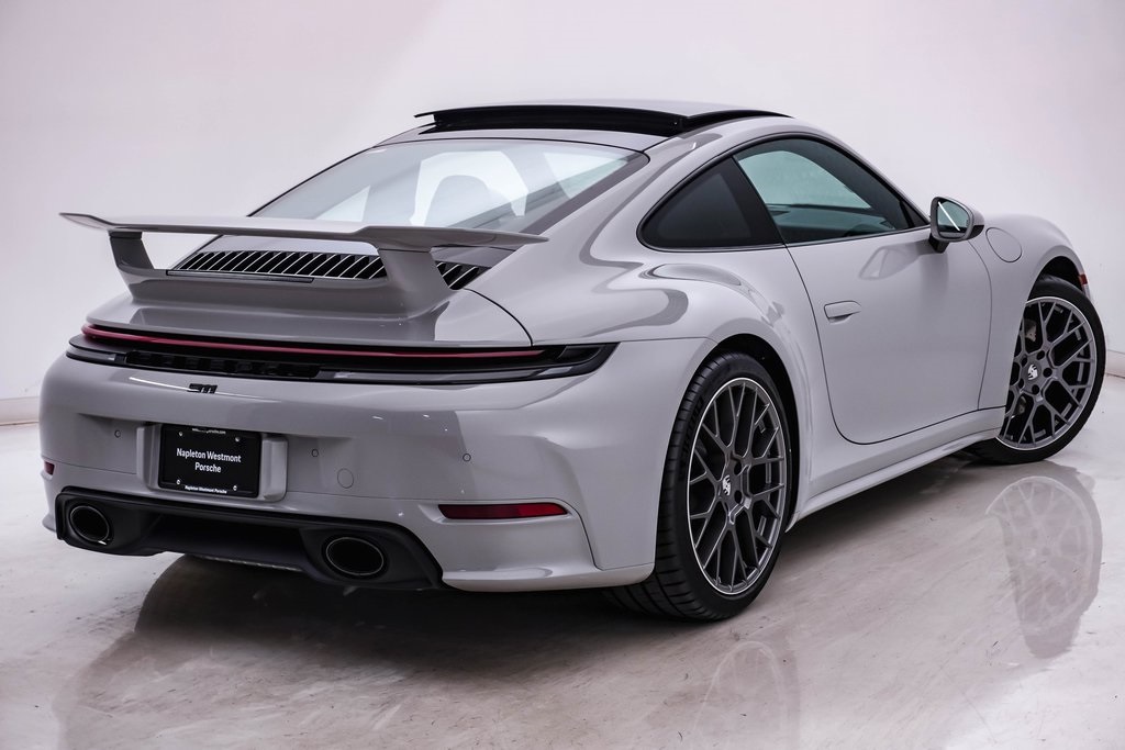 2025 Porsche 911 Carrera 11