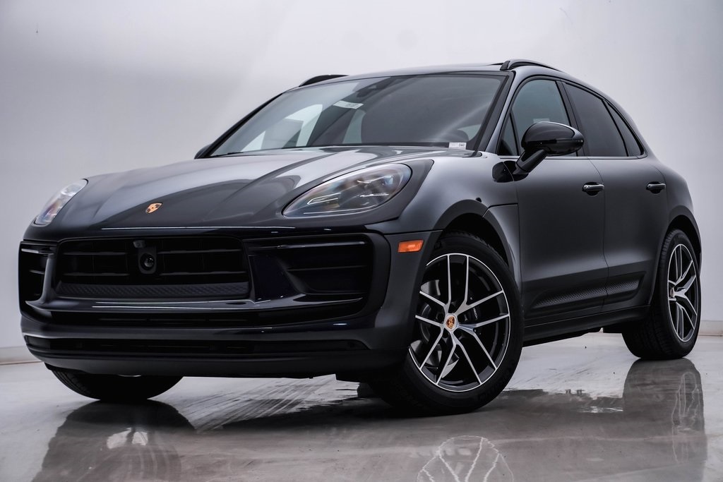 2025 Porsche Macan  1