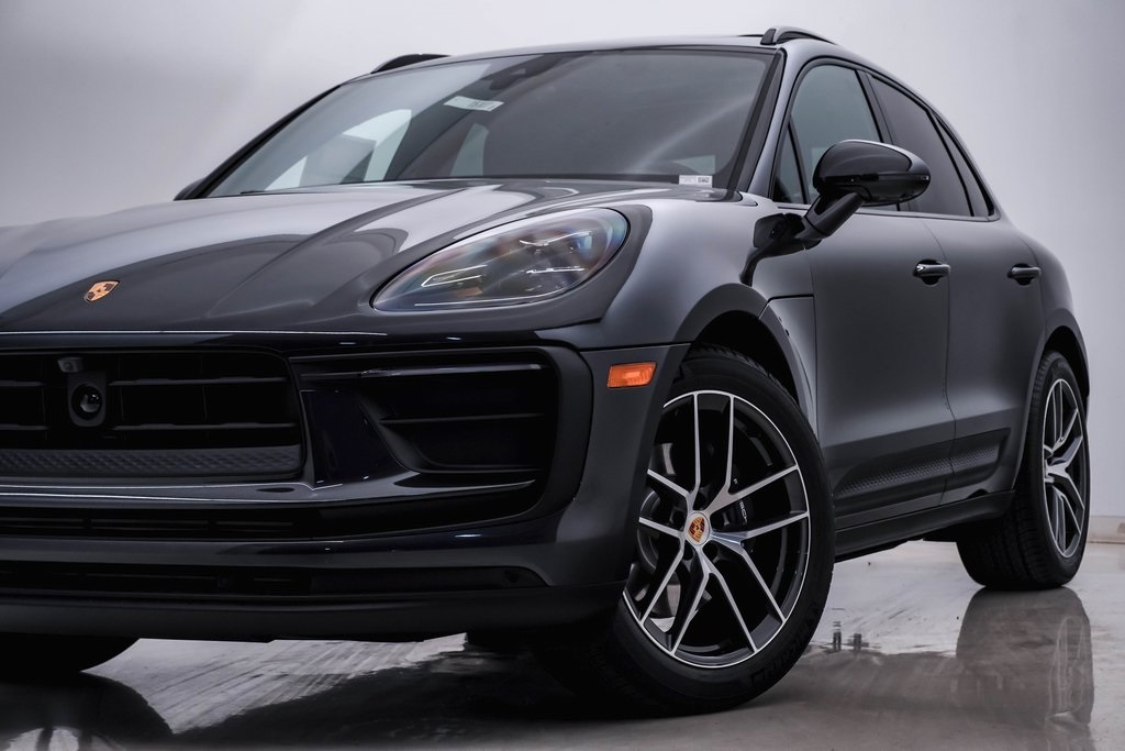 2025 Porsche Macan  2