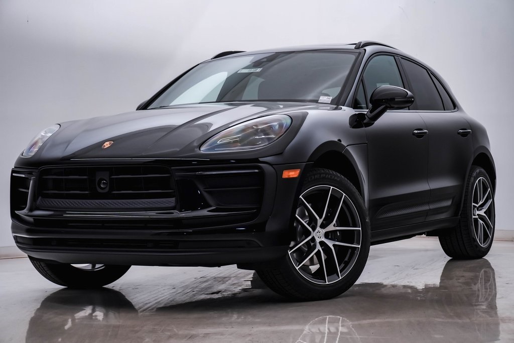 2025 Porsche Macan  1