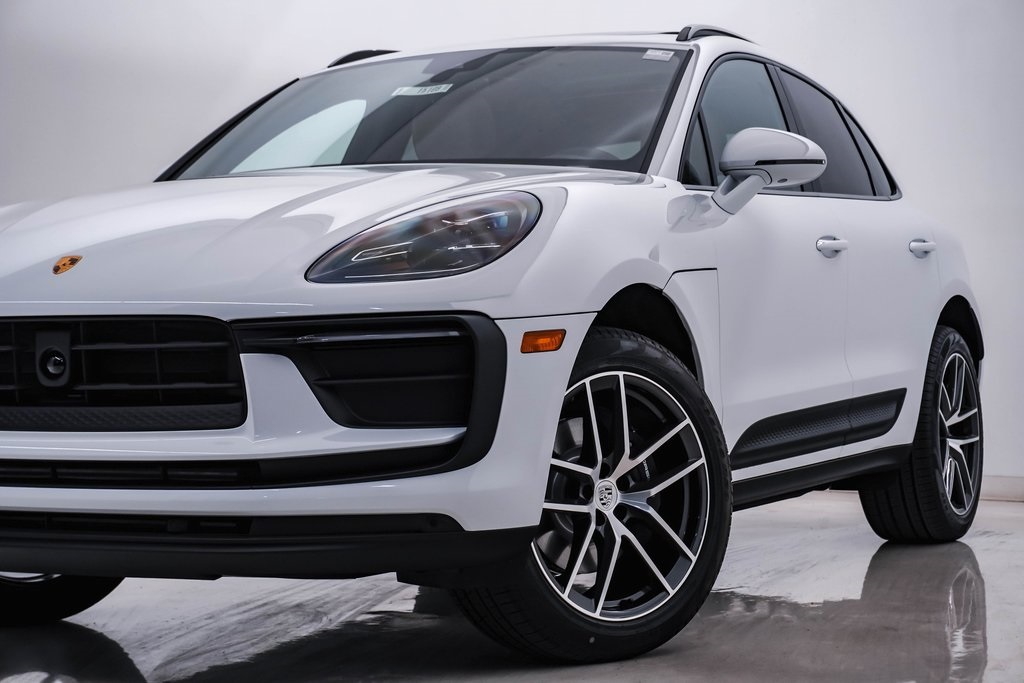 2025 Porsche Macan  2