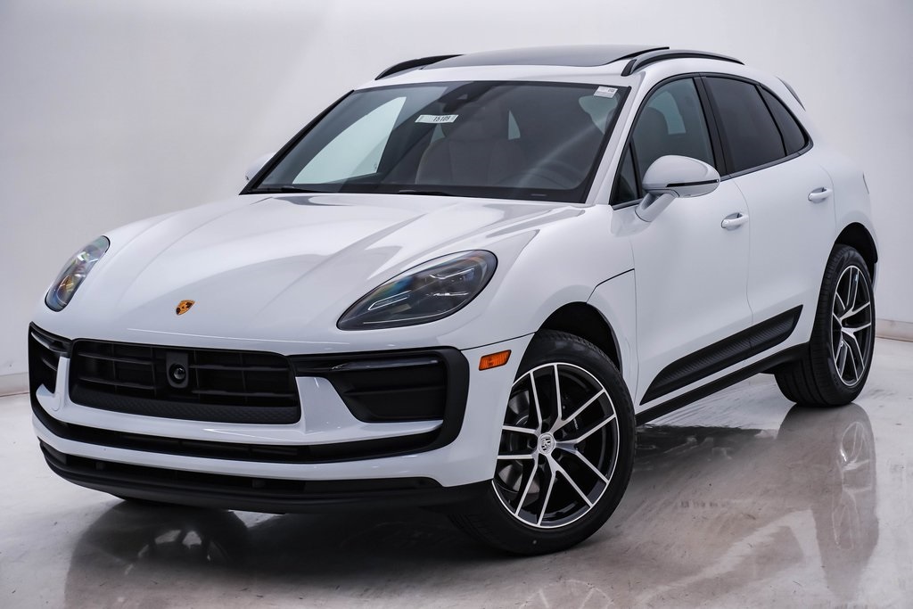 2025 Porsche Macan  3