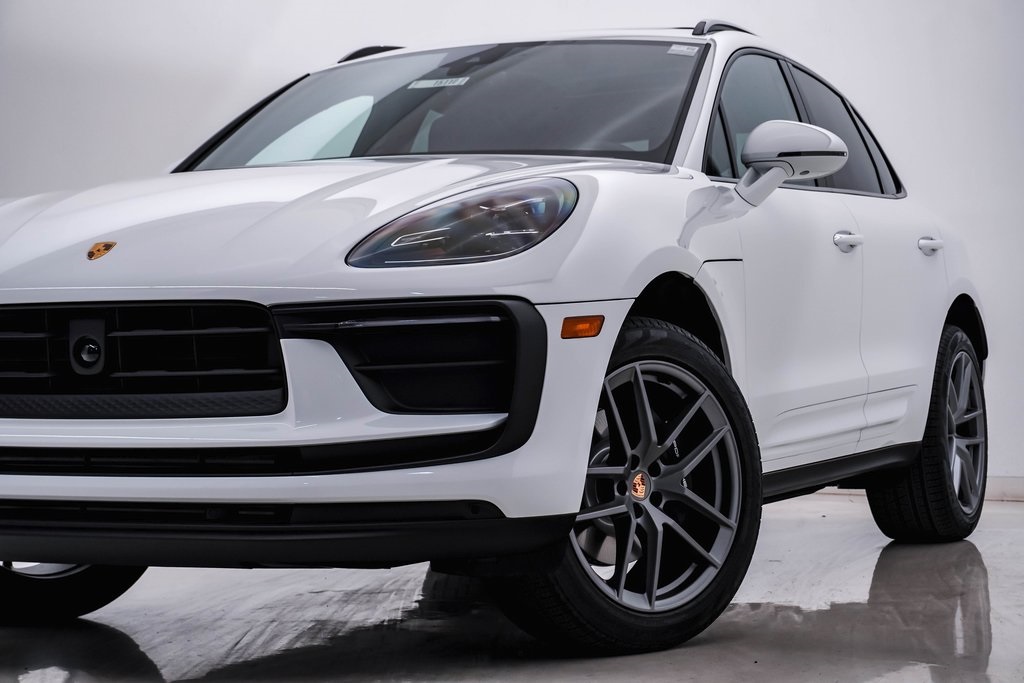 2025 Porsche Macan  2