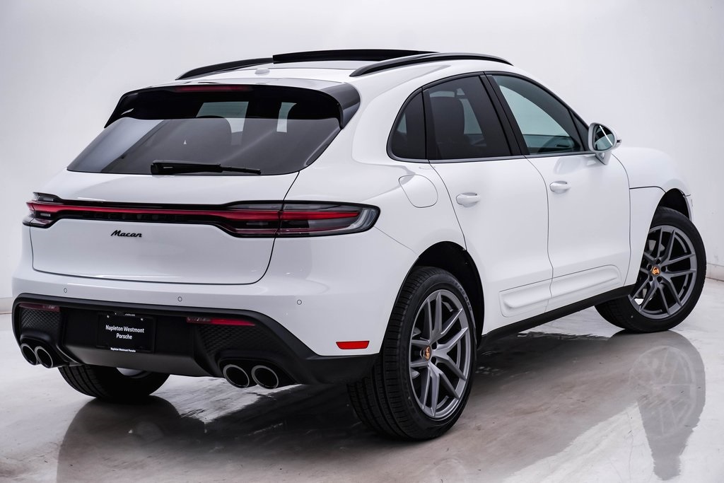 2025 Porsche Macan  11