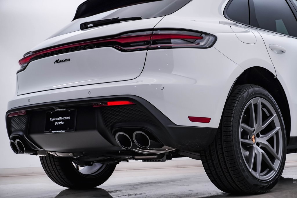 2025 Porsche Macan  12