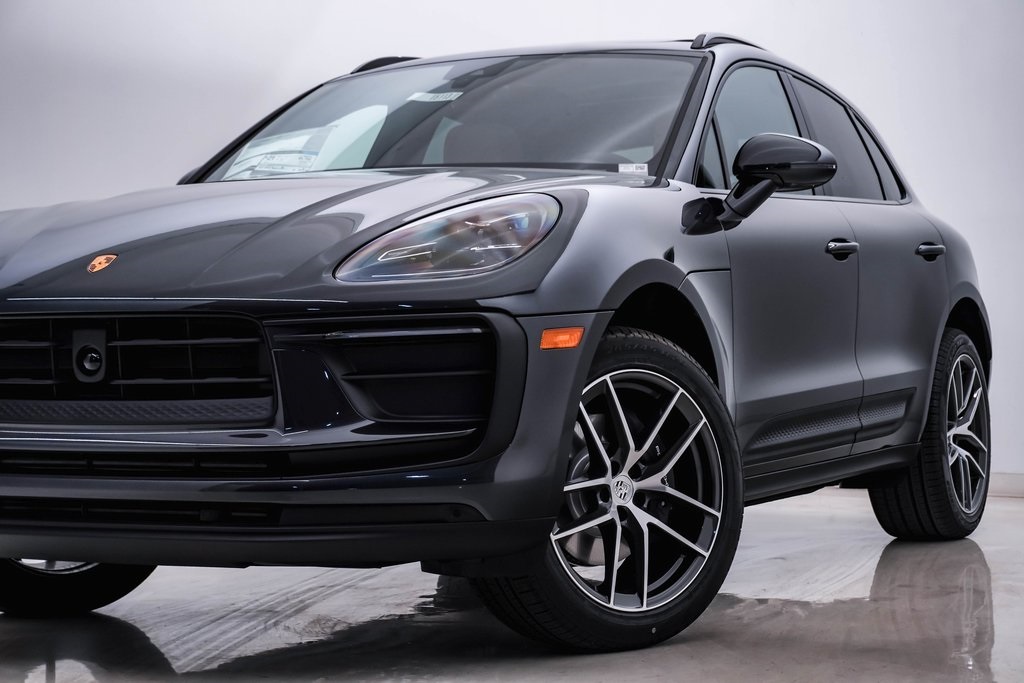 2025 Porsche Macan  2