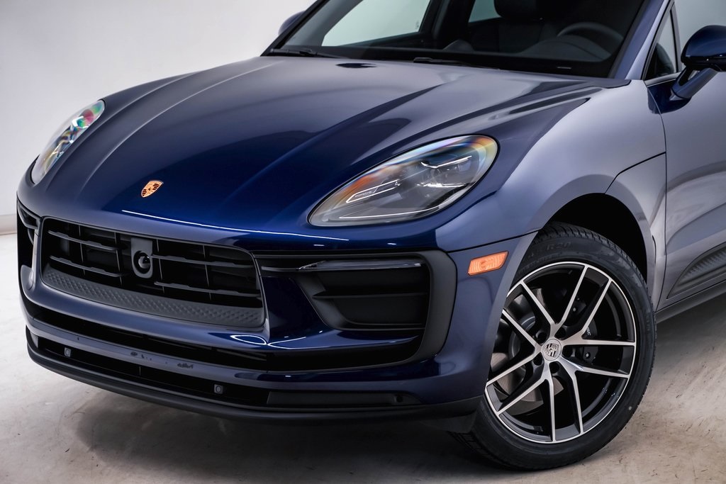 2025 Porsche Macan  4