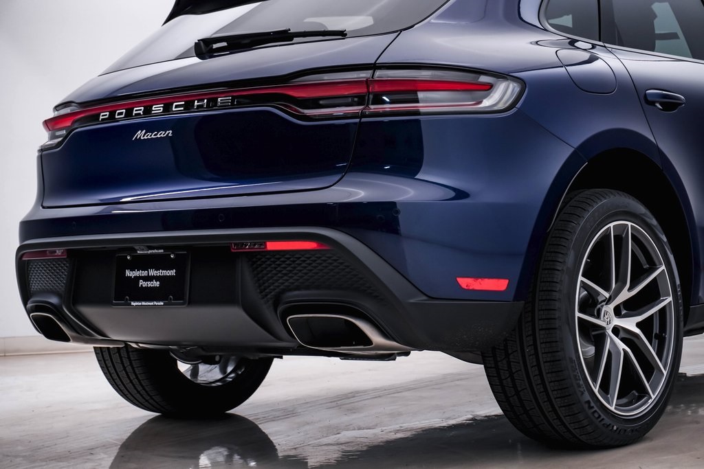 2025 Porsche Macan  12