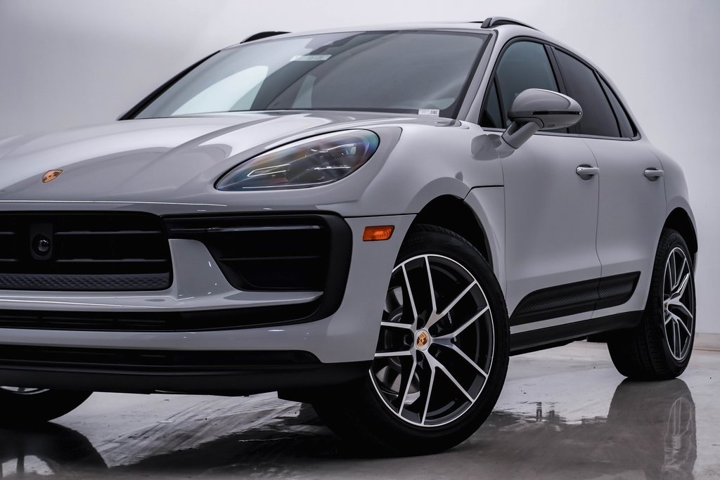 2025 Porsche Macan  2