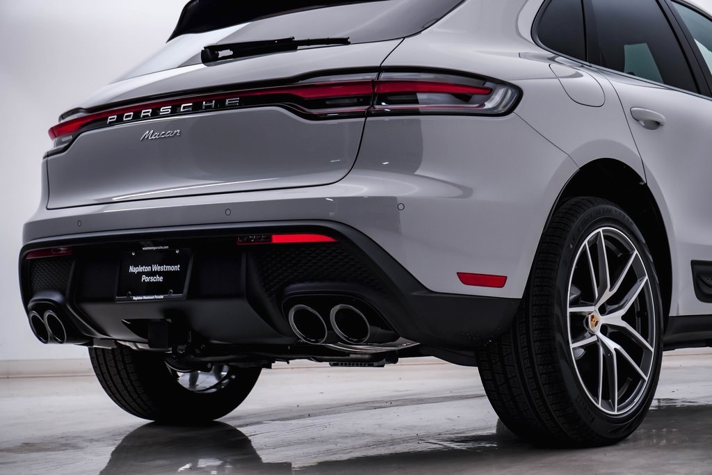 2025 Porsche Macan  12