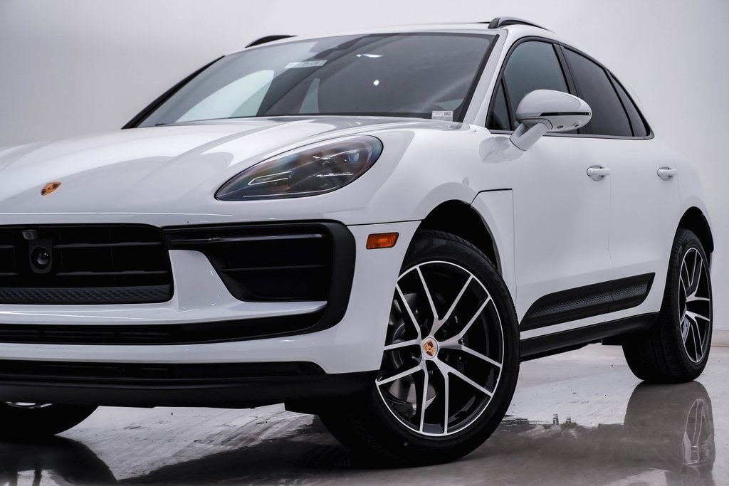 2025 Porsche Macan  2