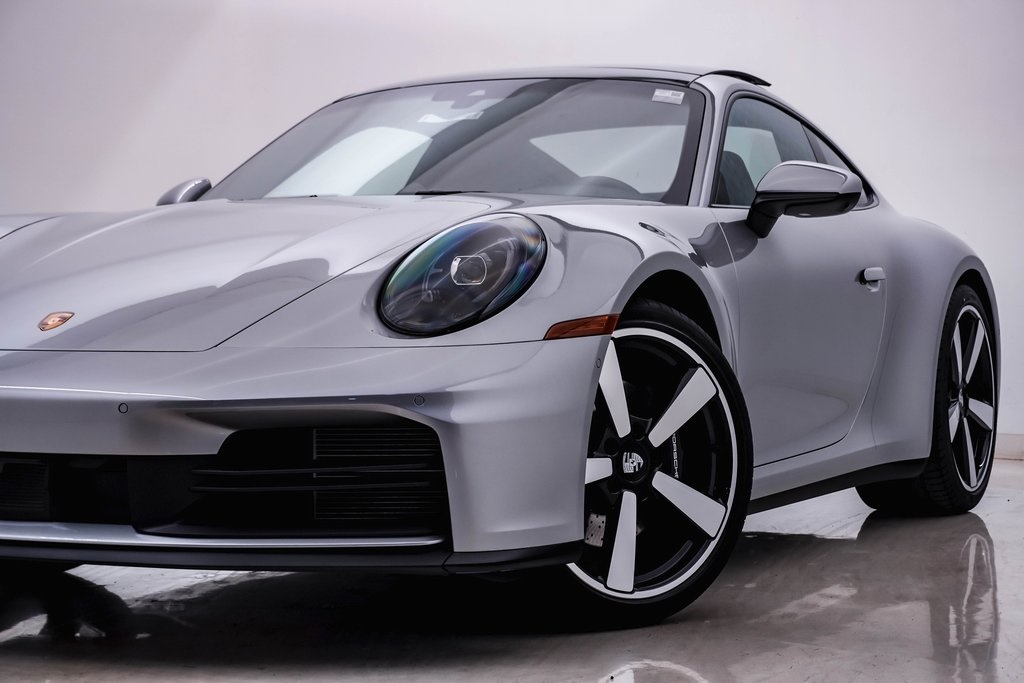 2025 Porsche 911 Carrera 2