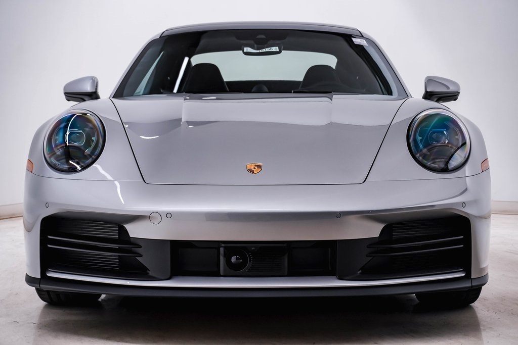 2025 Porsche 911 Carrera 6