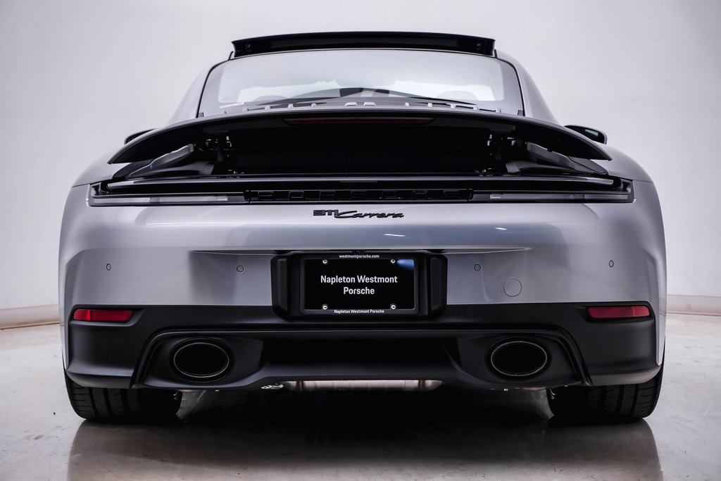 2025 Porsche 911 Carrera 8