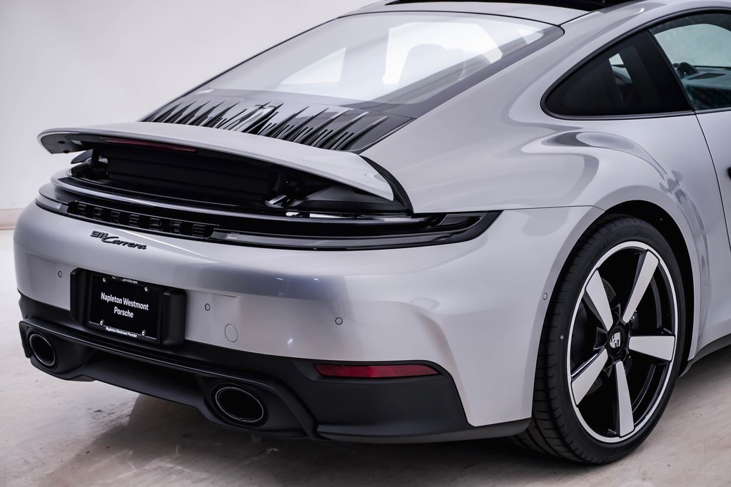 2025 Porsche 911 Carrera 12