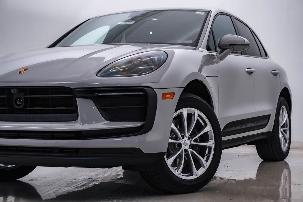 2025 Porsche Macan  2