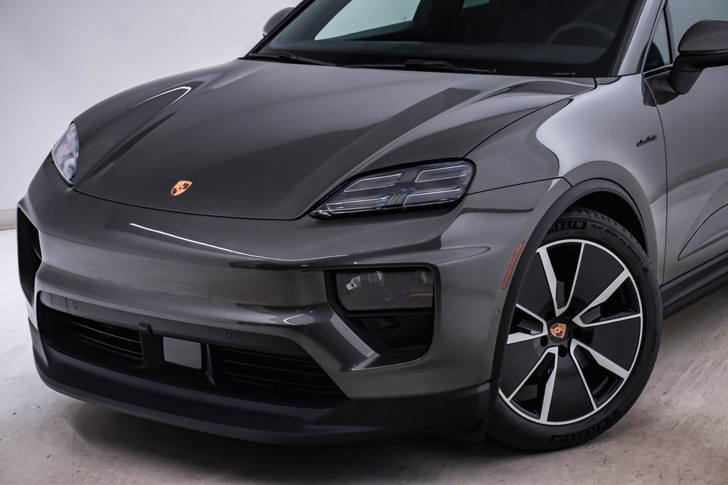 2024 Porsche Macan Electric 4 4