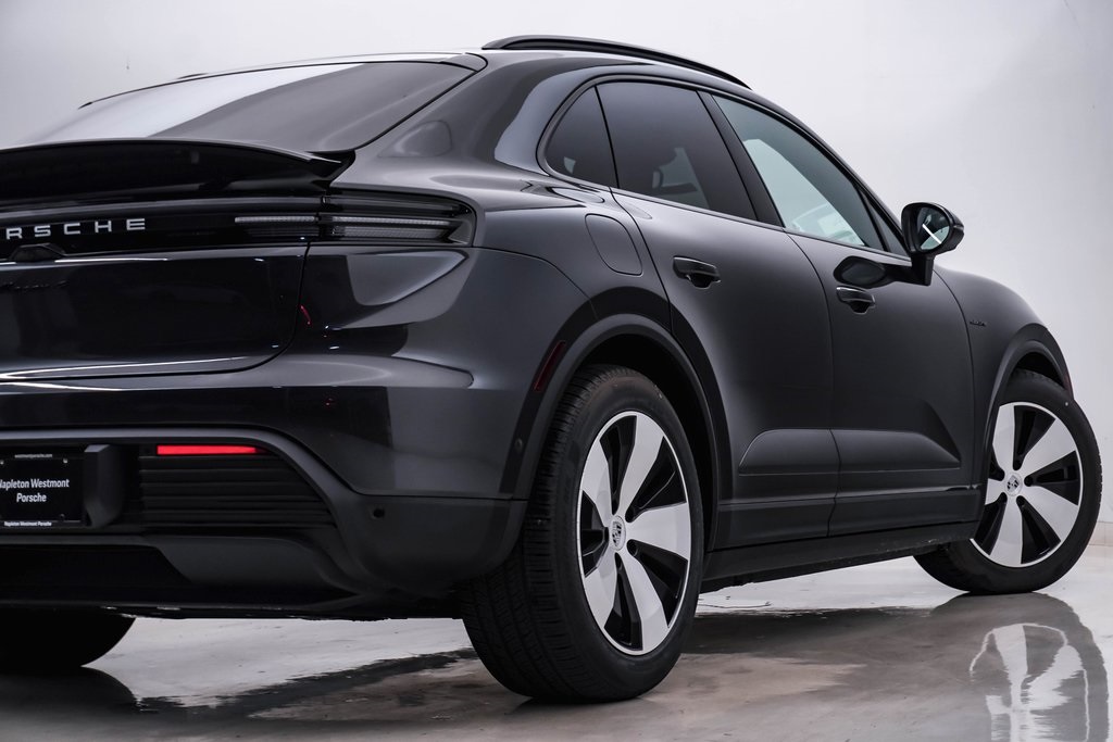 2024 Porsche Macan Electric 4 10