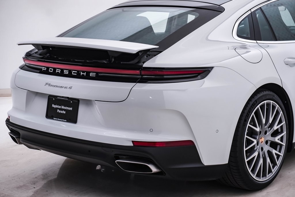 2025 Porsche Panamera 4 12