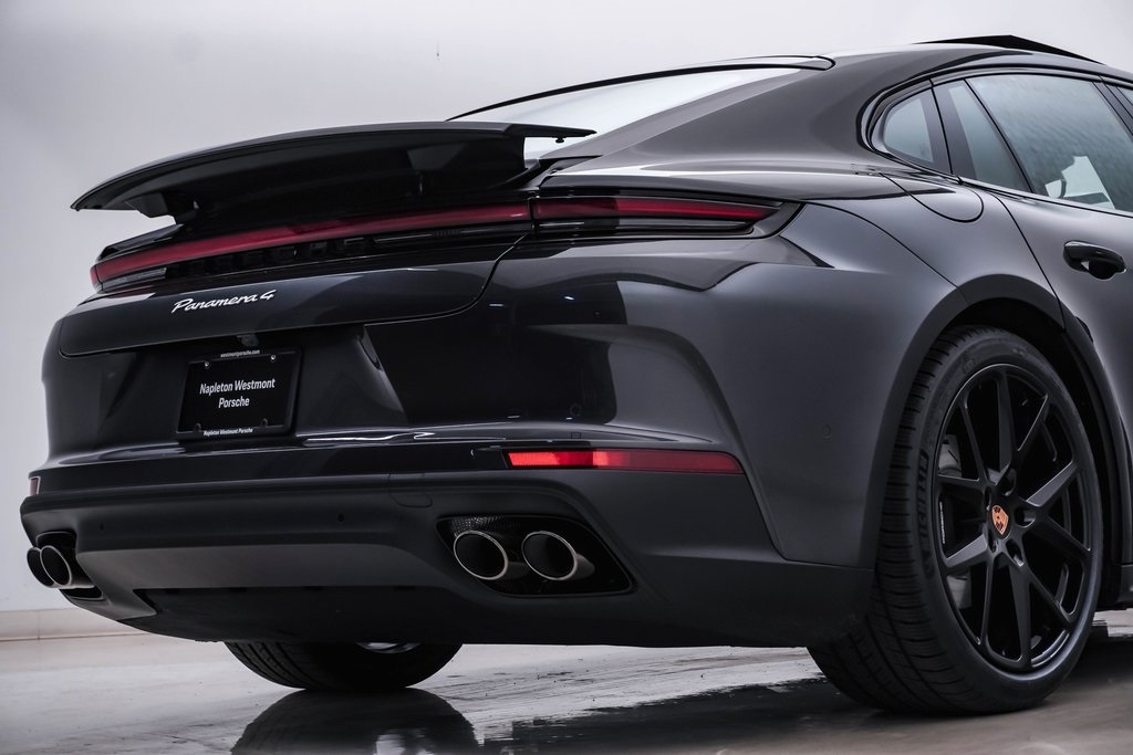 2025 Porsche Panamera 4 12