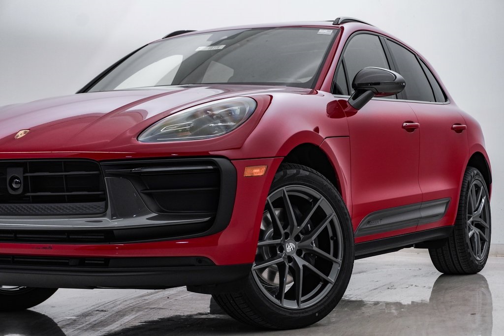 2025 Porsche Macan T 2