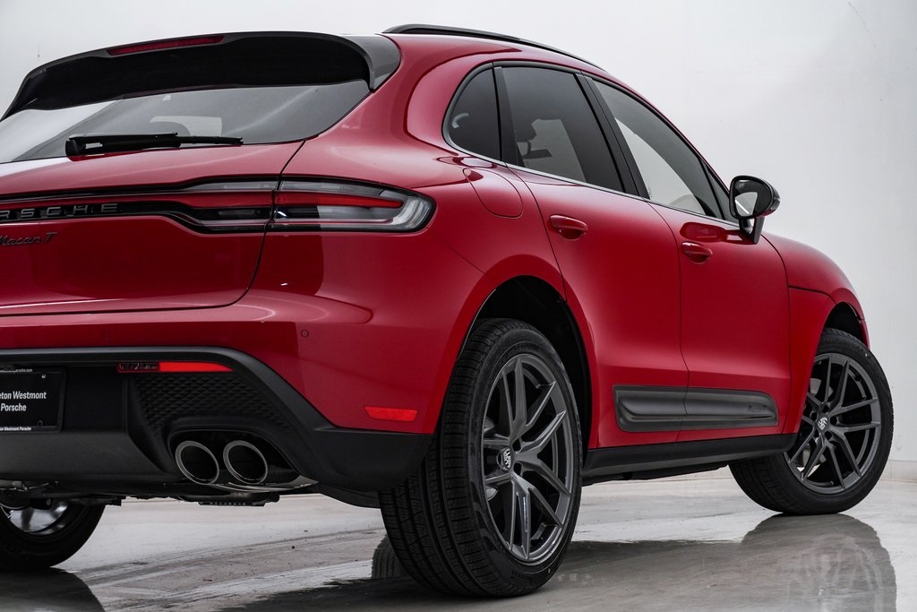 2025 Porsche Macan T 10