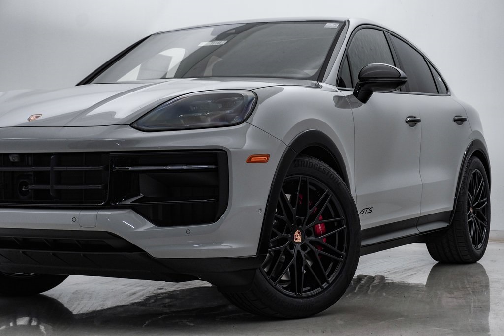 2025 Porsche Cayenne Coupe GTS 2