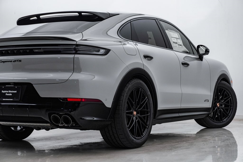 2025 Porsche Cayenne Coupe GTS 10