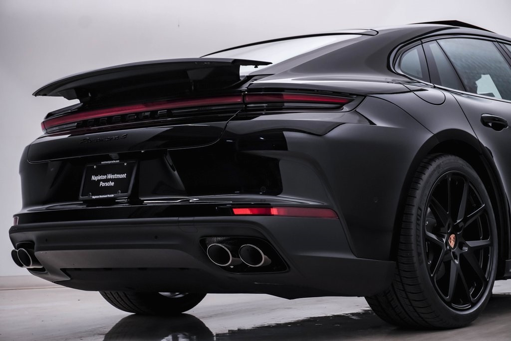 2025 Porsche Panamera 4 12