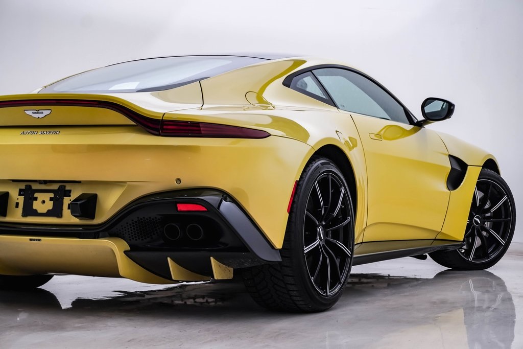 2020 Aston Martin Vantage Base 10