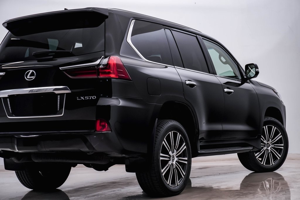 2021 Lexus LX 570 9