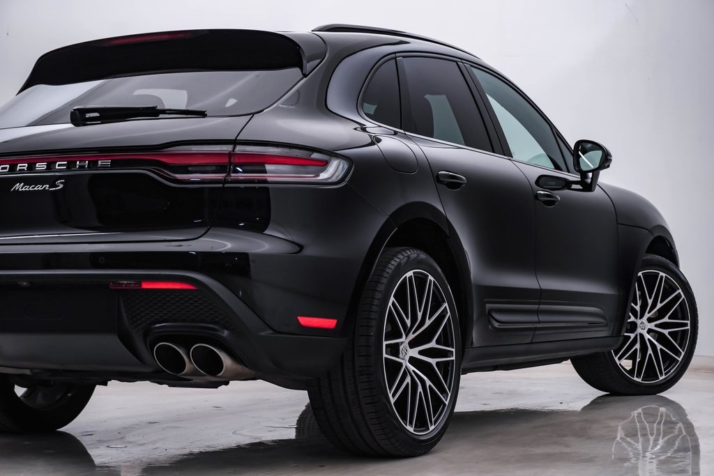 2022 Porsche Macan S 10