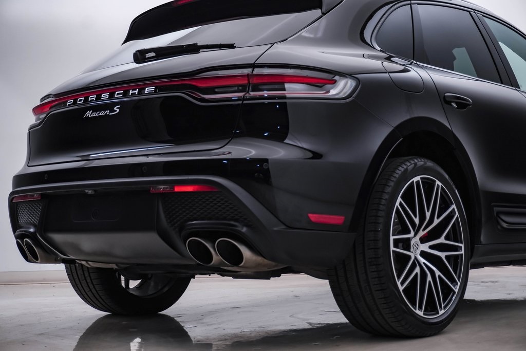 2022 Porsche Macan S 12