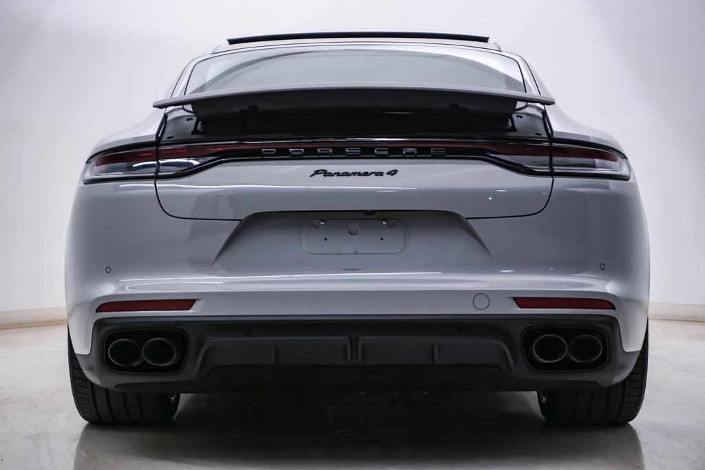 2022 Porsche Panamera 4 8