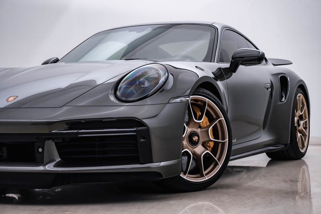 2022 Porsche 911 Turbo S 2