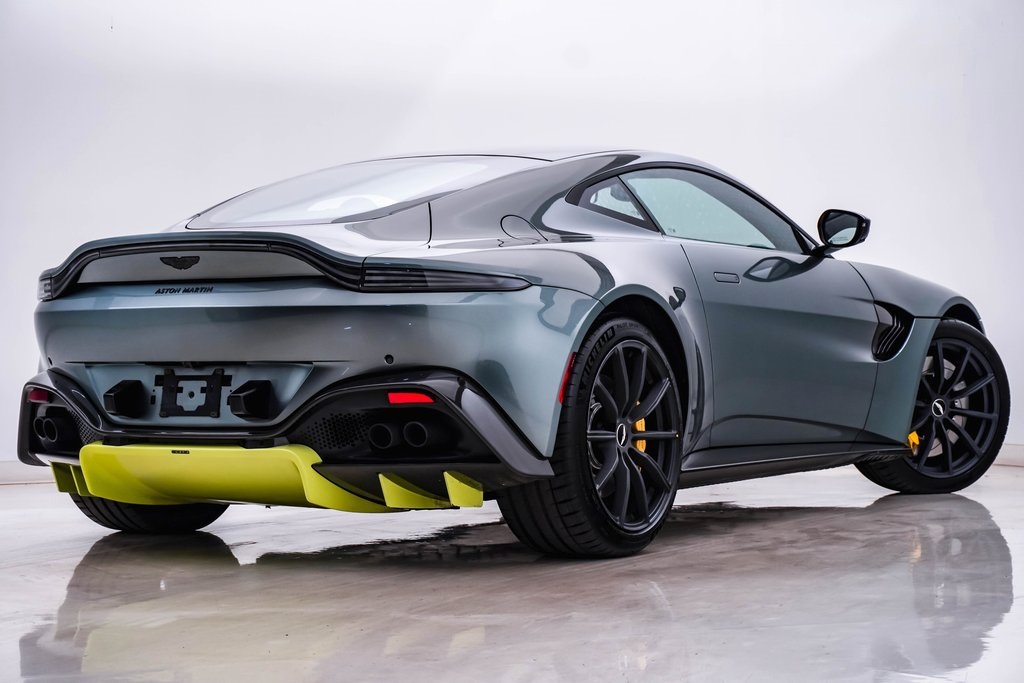 2020 Aston Martin Vantage Base 10