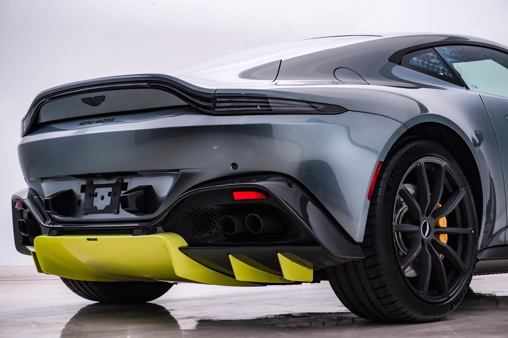 2020 Aston Martin Vantage Base 13