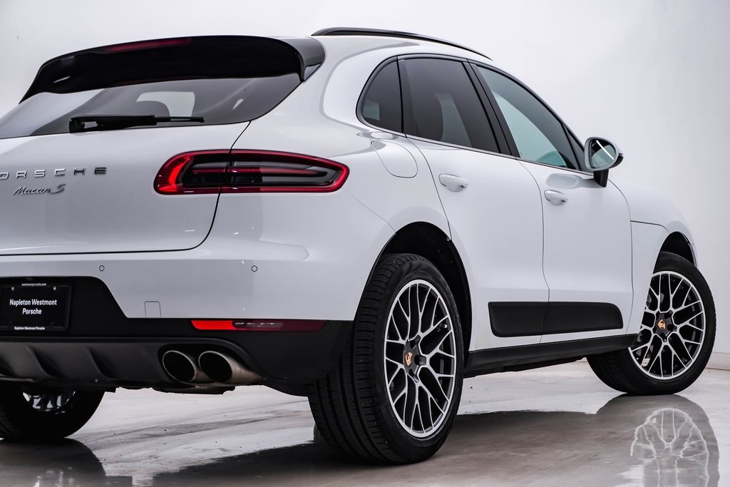 2016 Porsche Macan S 10