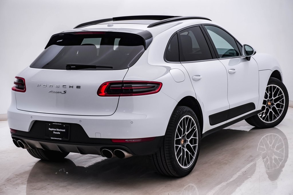 2016 Porsche Macan S 11