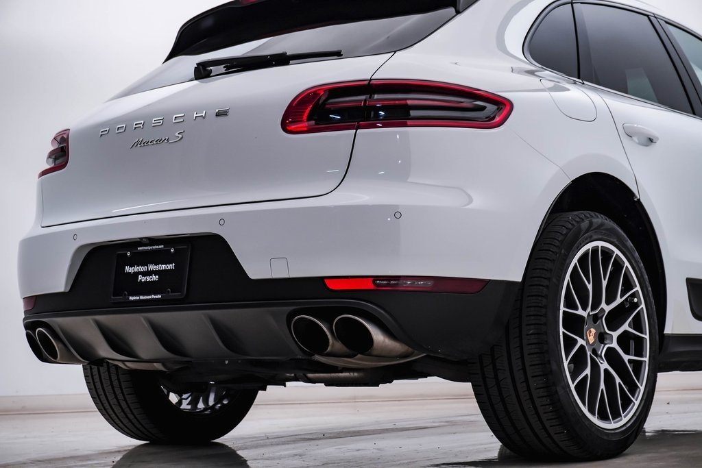 2016 Porsche Macan S 12