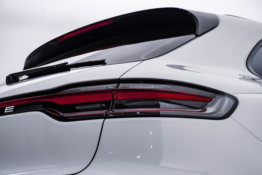 2021 Porsche Macan  13