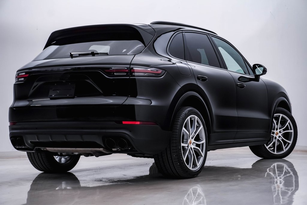 2022 Porsche Cayenne S 9