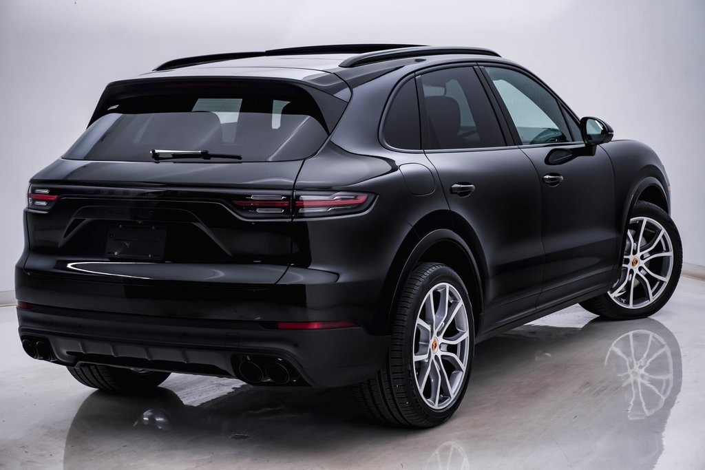 2022 Porsche Cayenne S 11